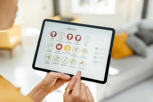 Comment les smart homes révolutionnent notre quotidien : guide pratique